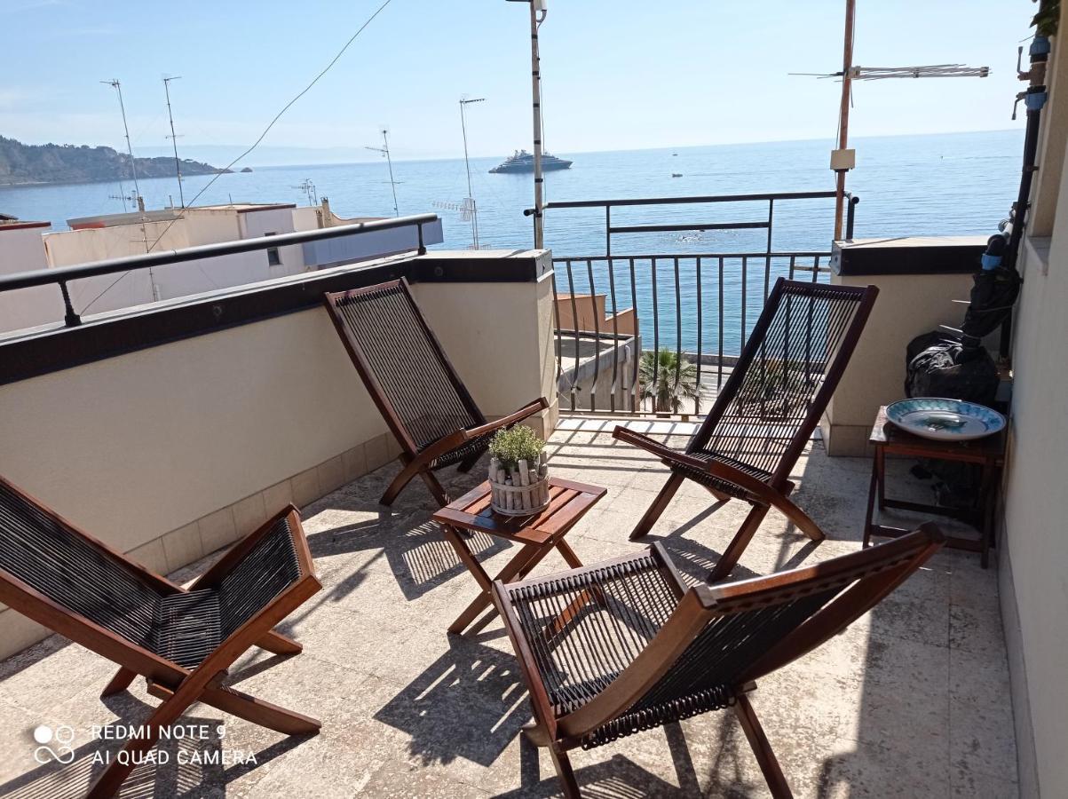 Lolita Holidays Giardini Naxos Exteriör bild
